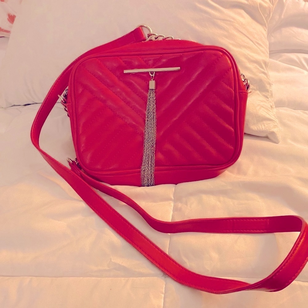 EXPRESS: Red crossbody purse